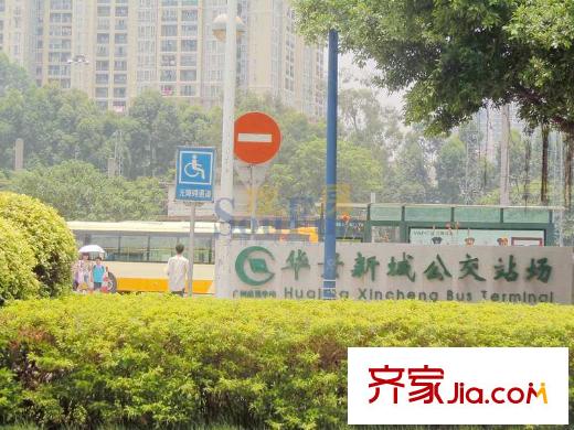 华景里项目对面50米公共汽车站