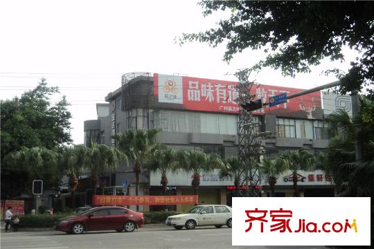 新月明珠花园二期项目路口,距离项目约100米
