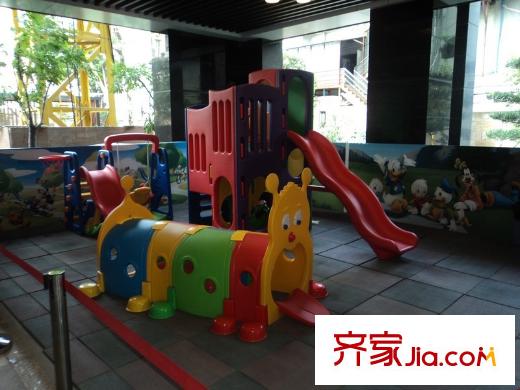 正升・雅境小区内游乐设施