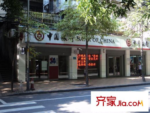 东山月府距离项目100米的银行