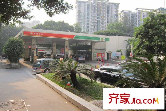 云山名都加油站(距离项目50米)