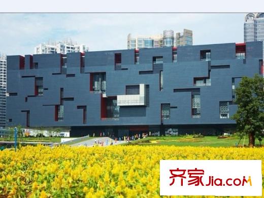 嘉裕公馆向西约300米的花城广场