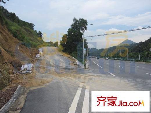 御湖名邸往东南600米广汕公路