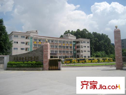 广州新塘新世界花园往东1千米新雅新世界实验学校