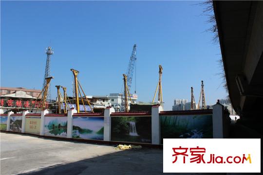珑・翠地铁7号线钟村站,距离项目大约300多米
