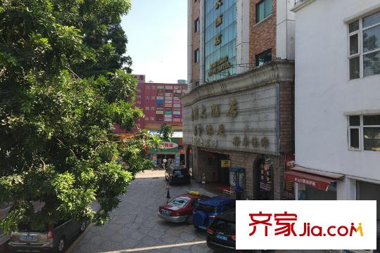 恒洲小苑项目马路对面的南洲大酒店