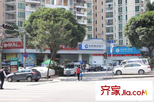 信义金御半山附近建设银行及药店