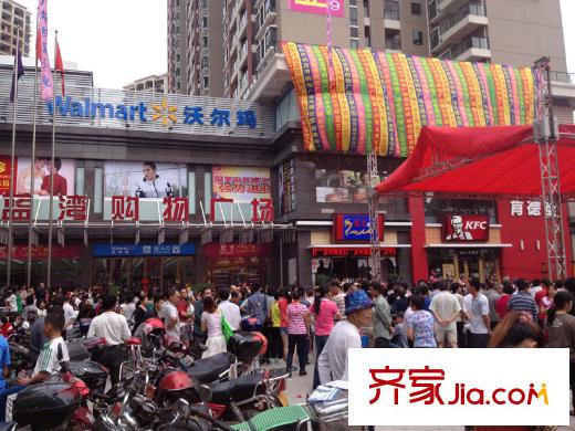 海伦堡爱ME城市项目门口的沃尔玛