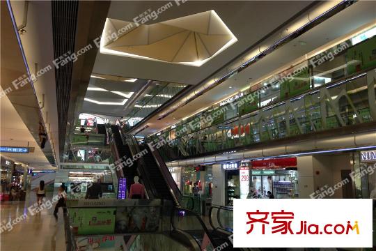 满京华喜悦里对面摩尔城
