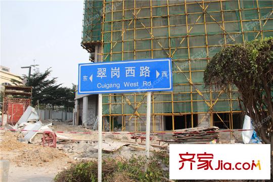 怀德峰景前面的翠岗西路