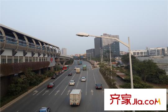 锦荟PARK旁边六约地铁站