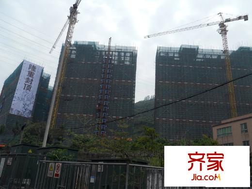 万豪月半山实景图项目施工最新进展图(2010.4.28)