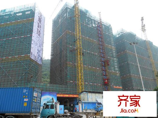 万豪月半山外景图2、3、4栋封顶图(2010.4.28)