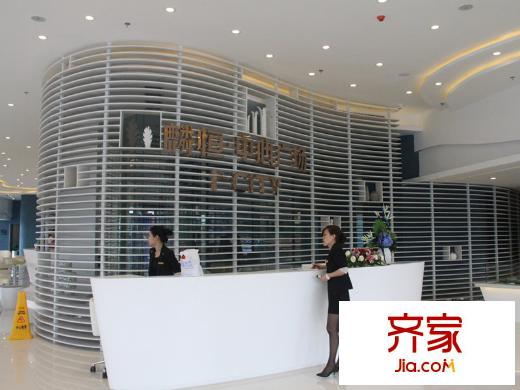麟恒中心广场实景图(2013.08.02)