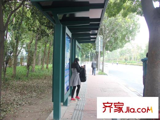 博林天瑞附近的平山路口公交站台