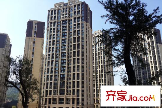 振业天峦对面的金地名峰