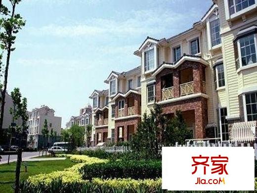 时代庄园别墅外景图绿化