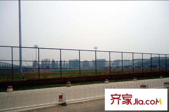 8哩岛周边配套-运动场