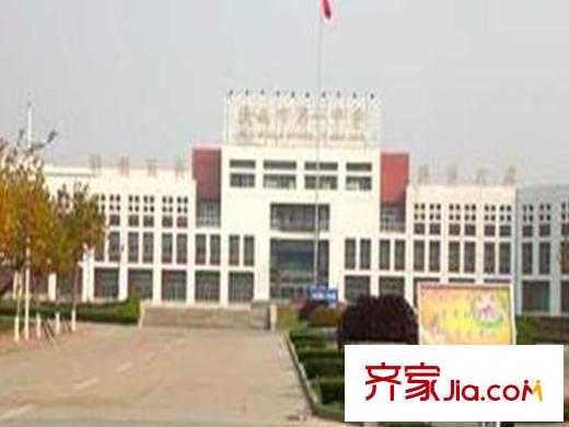 隆和伊頓陽光周圍配套之膠南第一中學(xué)