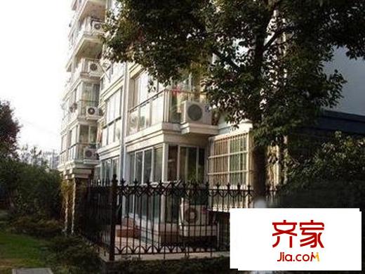 凌港城外景圖
