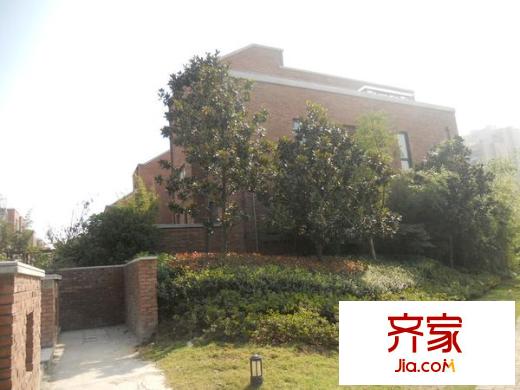保利家园别墅外景图