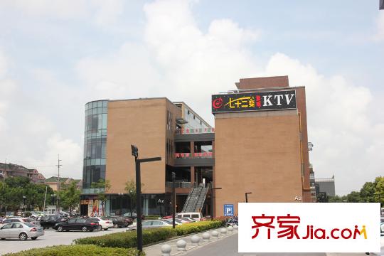 東亞啟航公館周邊商業(yè)廣場