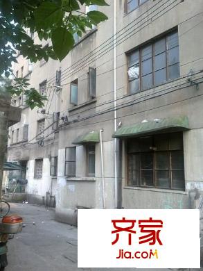 普育西路老式公房外景图