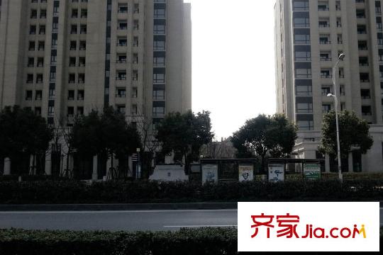 中金海棠灣別墅售樓處門口公交站