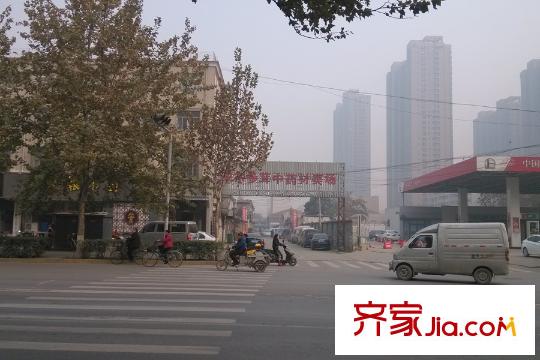 正商佳仕閣項(xiàng)目南約200米藥材市場(chǎng)