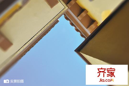北京半岛楼座一角2015.4
