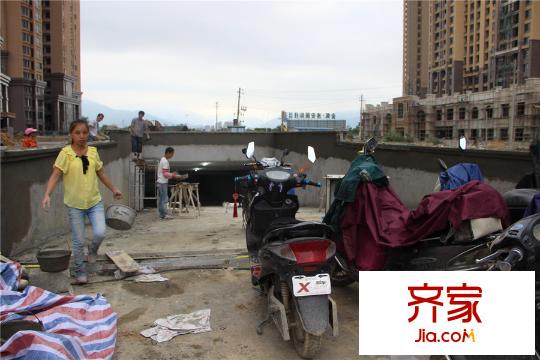 金輝淮安國際住區(qū)過道施工（2015-09-24） 