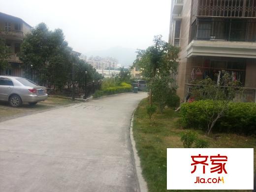 怡景小區(qū)外景圖 