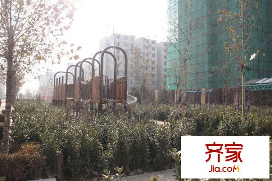 北京奥林匹克花园施工09.11