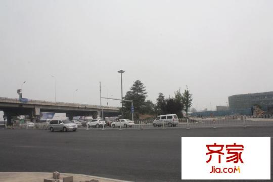 世界侨商中心工地2015.6