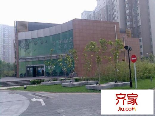 融域外景图