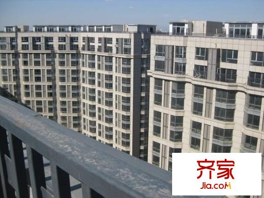 京泰自主城外景图
