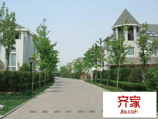 美林香槟小镇外景图