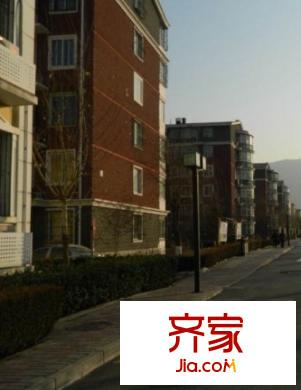 温泉镇老年人医院家属楼外景图