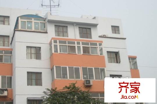 温泉镇老年人医院家属楼外景图