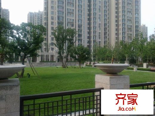 鸿坤理想城外景图