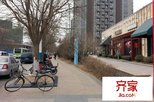 中粮万科长阳半岛小区道路-2015.3