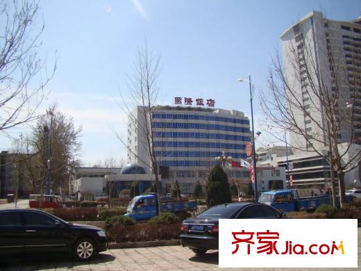 龍?jiān)葱^(qū)配套圖周邊配套：飯店