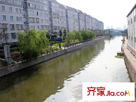 紫東名府周邊梅墟路明湖的支流小河