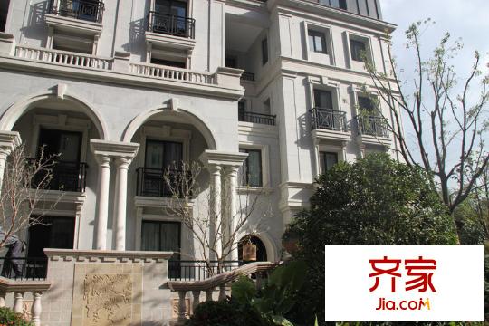 恒威君瀾上府實(shí)景圖工程進(jìn)度，城堡竣工 2012.10.22