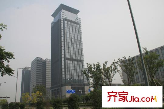 保利城西北1.3km航運(yùn)大廈