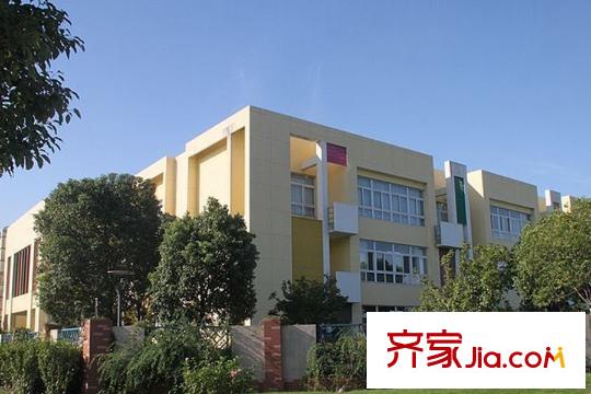 香河灣西南方約700米蛟川街道中心幼兒園