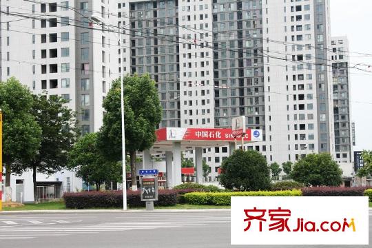 萬科金色水岸配套圖向東約500米加油站