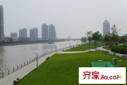 南塘金茂府向南約50米奉化江