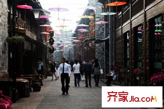 南塘金茂府向西約50米南塘老街