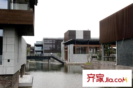 梁祝文化小鎮(zhèn)天逸灣向北約50米梁祝天地